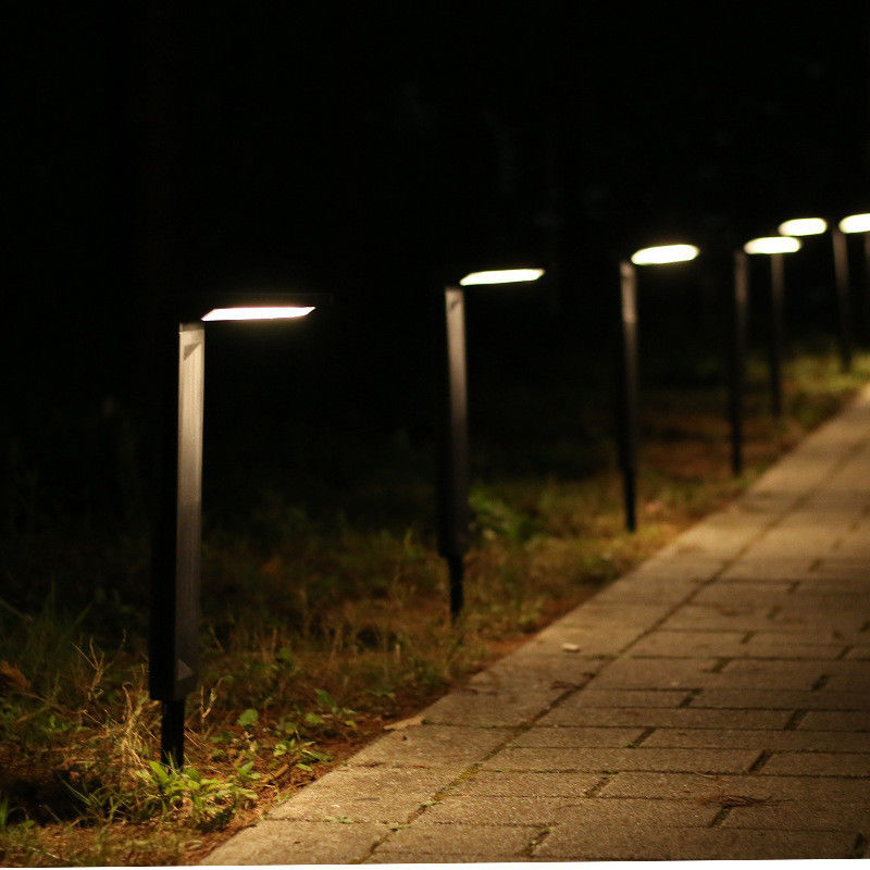 IP64 waterdicht grond-plug-in zonnelampen voor buitentuin automatisch aan en uit