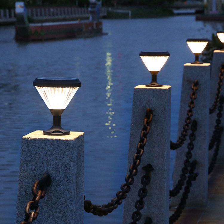 Aluminium pc materiaal zonne-energie omheining post cap lampen met lampen voor tuinpoort 2-