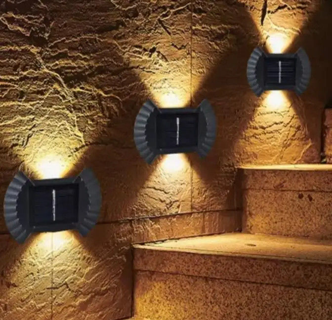 Warme witte LED-wandlampen op zonne-energie voor tuin, patio, garage en oprit
