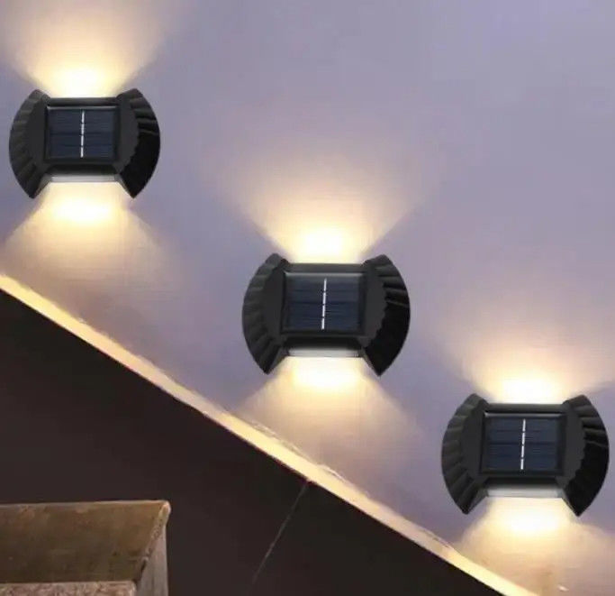 Warme witte LED-wandlampen op zonne-energie voor tuin, patio, garage en oprit